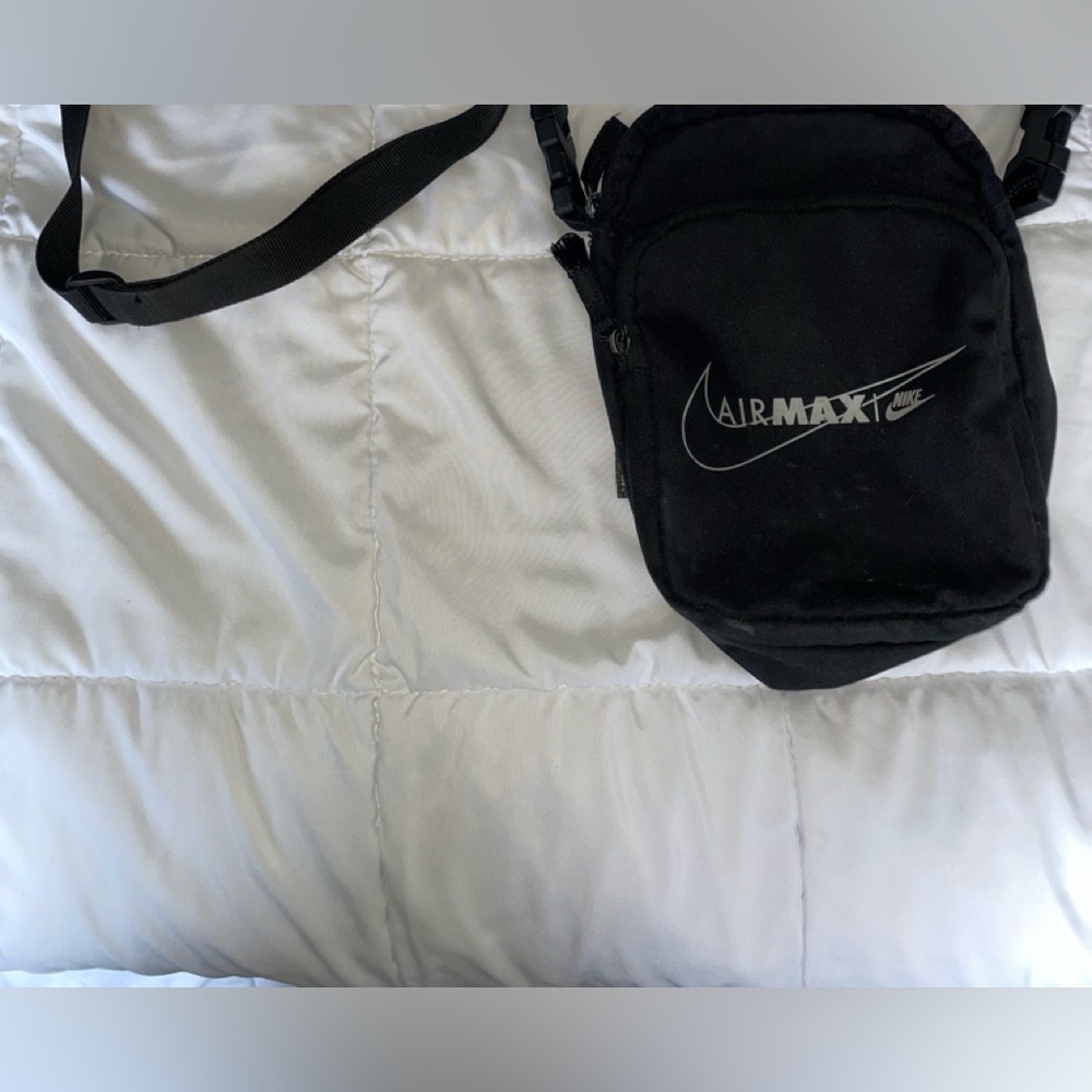 Black Nike crossbody bag
